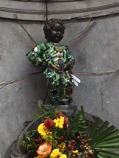 As part of the festivities to mark its 30th anniversary, the BRIC offered Manneken-Pis a new outfit today. This outfit not only celebrates the 30th anniversary of the BRIC but also aims to promote the digital professions.